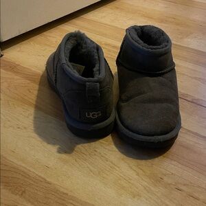 UGG Classic Ultra Mini Charcoal Kids